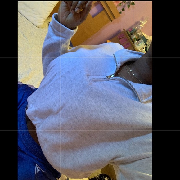 Light Gray cropped sweater bought from garage SZ:M - Picture 2 of 4